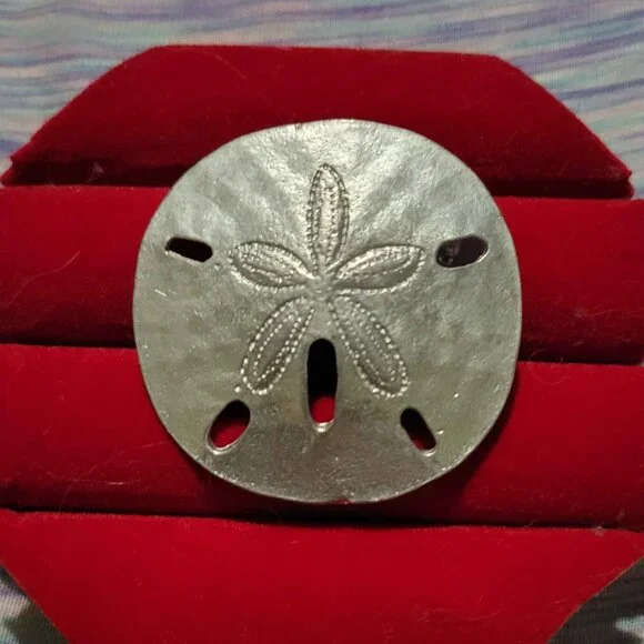 James Avery Sterling Silver Oxidized Sand Dollar Pendant Charm Larger Size - Picture 3 of 3